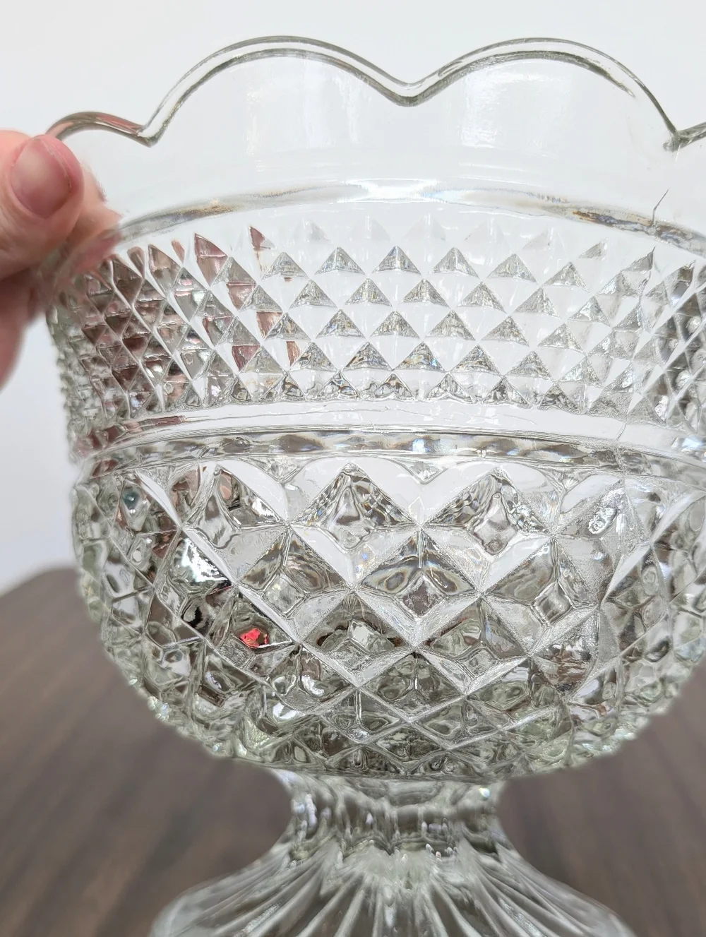Vintage Anchor Hocking Wexford Pattern Footed Glass Salad Or Parfait Bowl - Picture 7 of 8